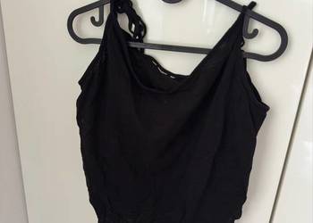 Czarna podkoszulka z wiązaniem L