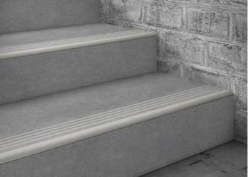 ANTYPOŚLIZGOWE płytki R11 schody stopnice betonowe 120x30