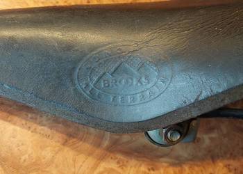 Zabytkowe skórzane siodełko do roweru .