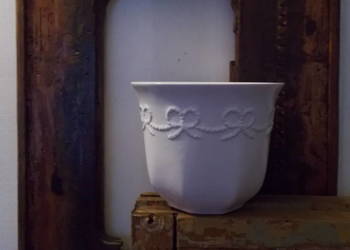 Cudowna Osłonka na Doniczkę z Kokardkami - Sygnowana-Biel - Vintage