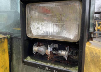 Massey Fergusson ładowarka 50HX - lampa przednia obudowa