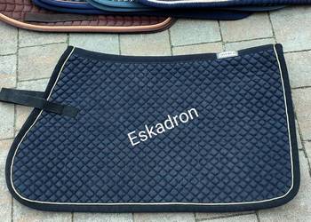 Czaprak Eskadron czarny ze złotą tasiemką przy lamówce - Cotton VSS full