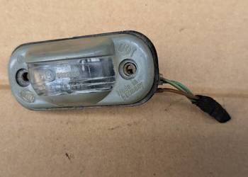Lampka oświetlenia tablicy rejestracyjnej Audi 80 B4 sedan