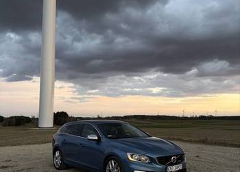 Volvo V60 2014 R-Design 136km 5cyl