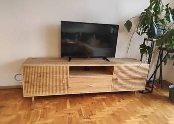 Nowoczesna szafka RTV drewno dąb komoda lamele fronty ryflow