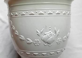 Ceramiczna osłonka doniczki Scheurich Keramik, stylizowana na secesyjną.
