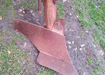 Słupice pług podorywkowy , kolo podporowe  rama