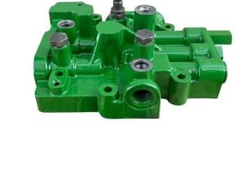 OBUDOWA DE30977, CE20143, CE221492 JOHN DEERE T660, T670, S550, S660, S670