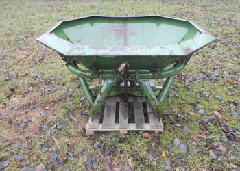Rozsiewacz nawozów 600 kg Amazone