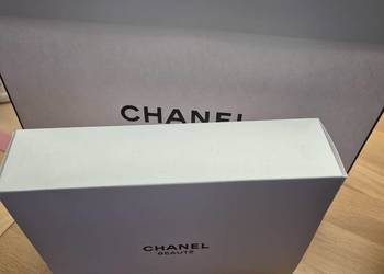 Nowa kosmetyczka CHANEL Beautè – Coco Mademoiselle Crush Absolu (Biała)
