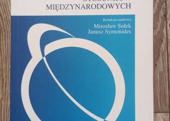 Państwo w teorii i praktyce stosunków międzynarodowych - Sułek, Symonides
