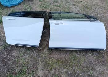 Toyota Corolla E21 sedan GR drzwi prawe przód + tył dostawa