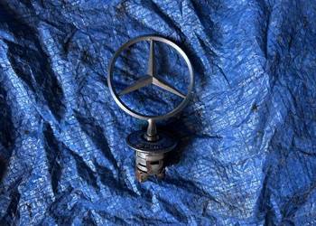 Mercedes-Benz E W210 Emblemat Znaczek A2108800186