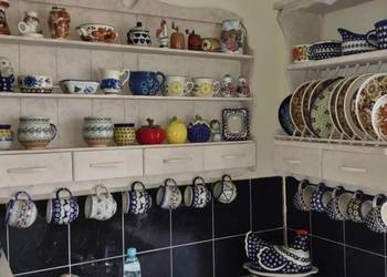 Piękne rustykalne półki kuchenne