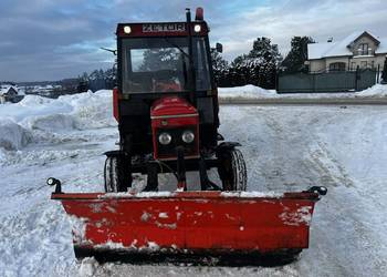 Zetor 7011 z pługiem do śniegu