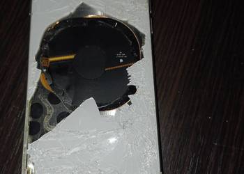 Uszkodzony/zdemolowany iphone SE 2020 na części