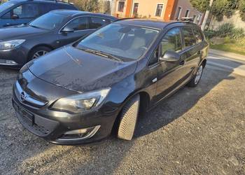 Opel Astra J KOMBI 2.0CDTI 2013R. zamiana Sharan