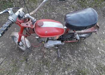 Motorynka M2 węgierska czerwona