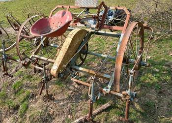 Przetrząsarka przewracarka do siana