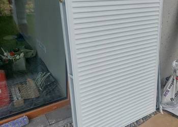 Grzejnik płytowy 900 × 1200 mm typ 22 z głowicą COMAP