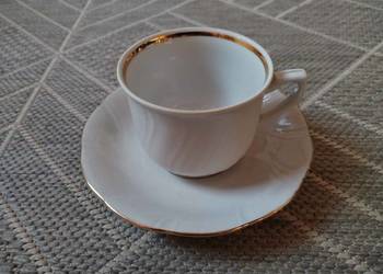 Filiżanka ze spodkiem Porcelana .