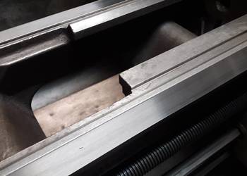 Tokarka uniwersalna typ SUI  40-50 x 1500