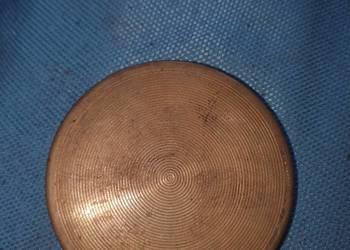 Stara mosiężna puderniczka antyk z lusterkiem i puszkiem vintage