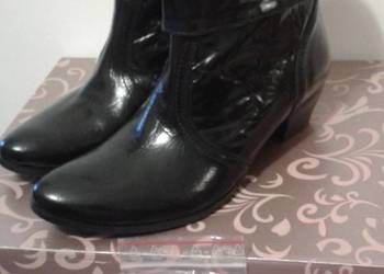 Nowe kozaki damskie lakierowane LASOCKI czarne 38