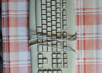 Klawiatura komputerowa Logitech Deluxe keyboord PS2, szara, ślady używania,