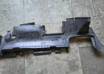 Audi Q3 8U kierownica powietrza prawa 8U0121284M