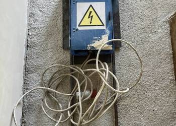Rozdzielnia budowlana 16A 400V/230V – 2x siła + 3x 230V, kabel 11 m