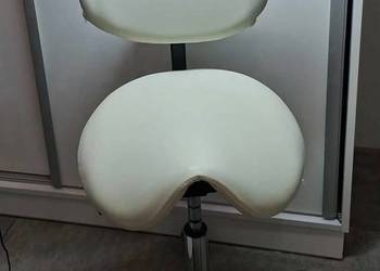 Taboret kosmetyczny Giovanni typu siodło