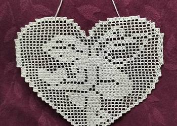 Serce z aniołem wykonane szydełkiem