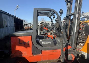 części wózek widłowy elektryczny LINDE E40 E50 388 seria rozdzielacz