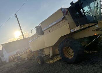 Kombajn New Holland Tx32