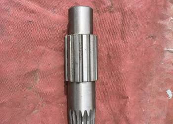 Wałek atakujący do skrzyni biegów do  ciągnika C360