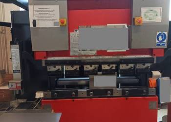 Kompaktowa prasa krawędziowa CNC Amada HFT 50-12 M2 mało godzin stan bdb