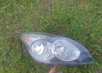 Lampa przednia prawa Hyundai I30 I lift 09-12 europa uszkodzone uchwyty