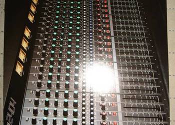 Yamaha MC Series Mixing Consoles 1204, 1604, 2404 brochure - broszura