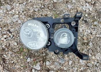 Nissan Terrano II 1997 1998 lampa prawa