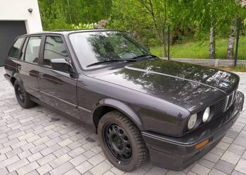 BMW E30 320i