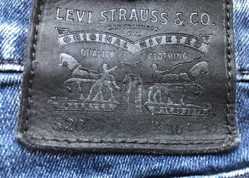 Spodnie marki LEVI STRAUSS   30x32 520