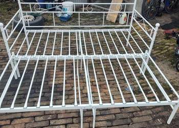 Łóżko metalowe białe rozkładane stelaż