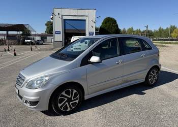 Mercedes B 2.0 DIESEL Klimatyzacja Nawigacja Tempomat HAK Nowe Opony