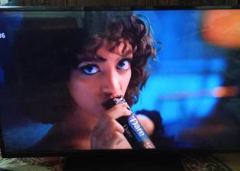 TV LED 43 cale Full HD "Technika" z DVB-T i pilotem