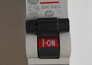 Wyłącznik nadrpądowy C16 ; Unibis , EPC N451 , 230V~ , GE