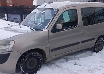 Citroen Berlingo 1.9 D WÓŁ ROBOCZY, HAK,  długo opłaty  5 osobowe