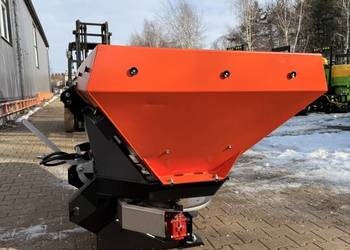 Rozsiewacz dwutalerzowy pojemności 400 600 litrów 800 i1000 do 1200
