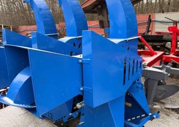 Rębak bębnowy R12 DENIS napędzany WOM ciągnika