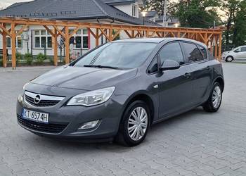 Opel Astra J Hatchback 1.4 Benz Niski Przebieg! Klimatyzacja!